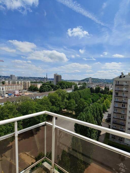 Spacieux F4 Avec Vue Panoramique Et 2 Places De Parking Руан Екстериор снимка