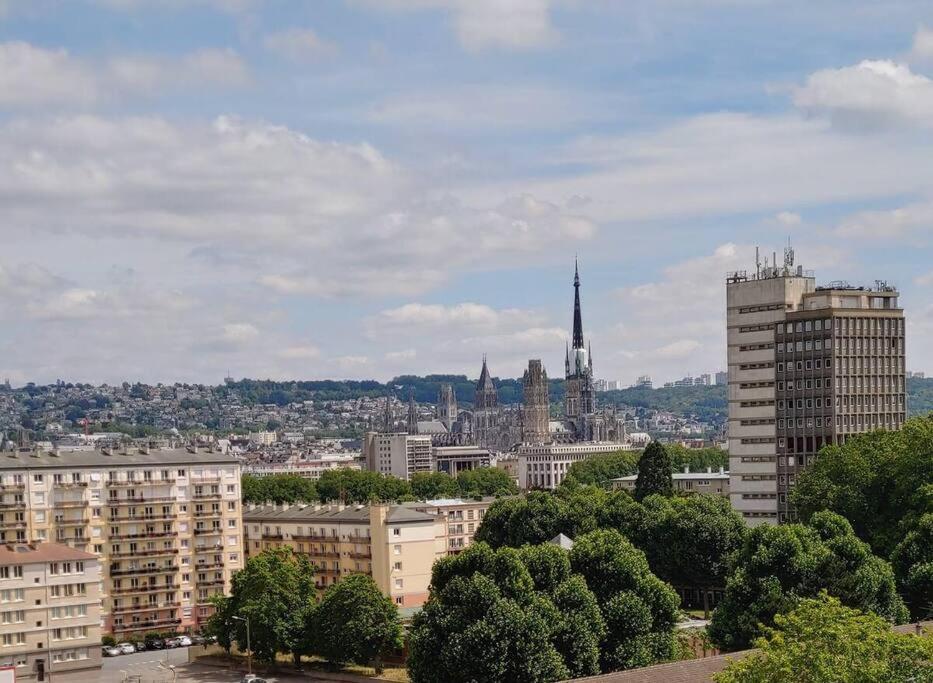 Spacieux F4 Avec Vue Panoramique Et 2 Places De Parking Руан Екстериор снимка